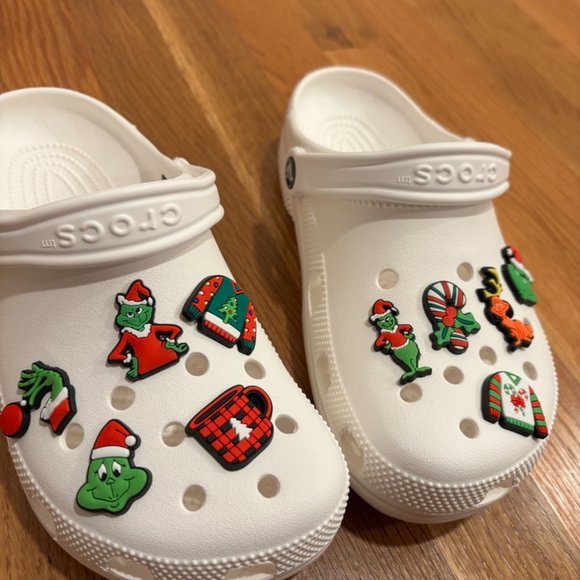Crocs Charm Christmas Grinch 10 piece set - Picture 5 of 5